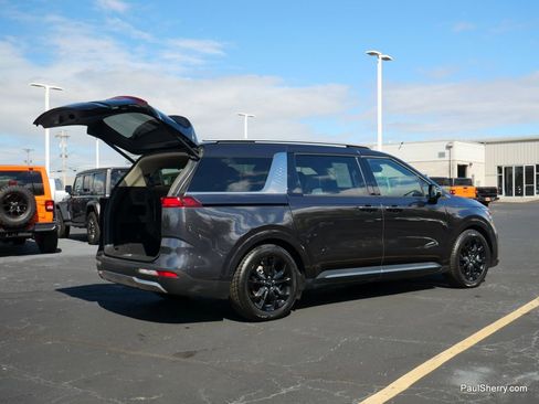 Used 2023 Kia Carnival SX Prestige image 27