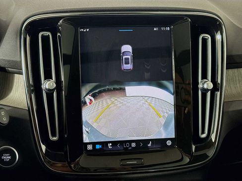 Used 2023 Volvo XC40 B4 Plus w/ Driver Assist Package image 16