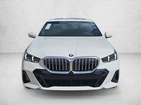 Used 2026 BMW 530i w/ M Sport Package RWD image 5