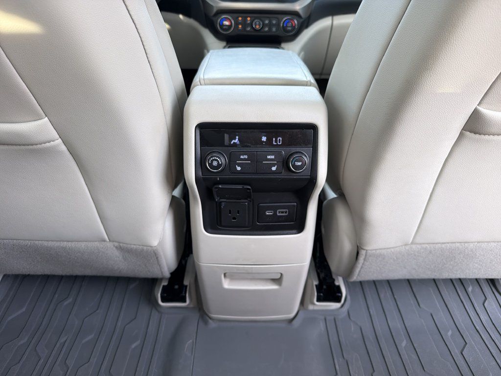 Used 2021 GMC Acadia Denali w/ Denali Technology Package FWD image 23