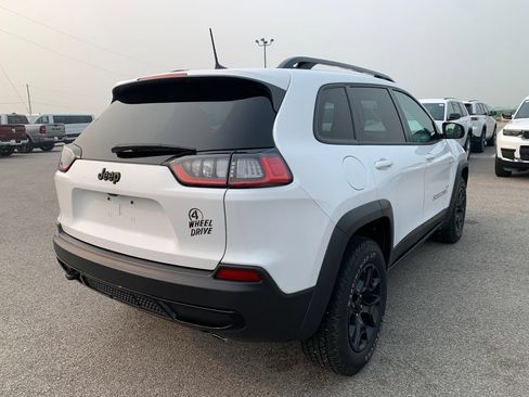 Used 2022 Jeep Cherokee Latitude AWD/4WD image 8