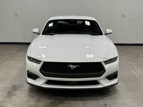 Used 2025 Ford Mustang Coupe image 4