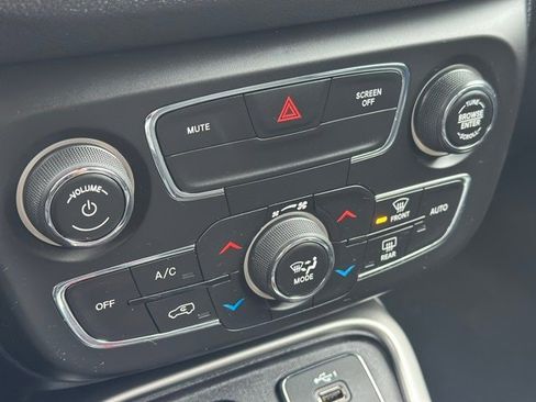 Used 2020 Jeep Compass Latitude image 14