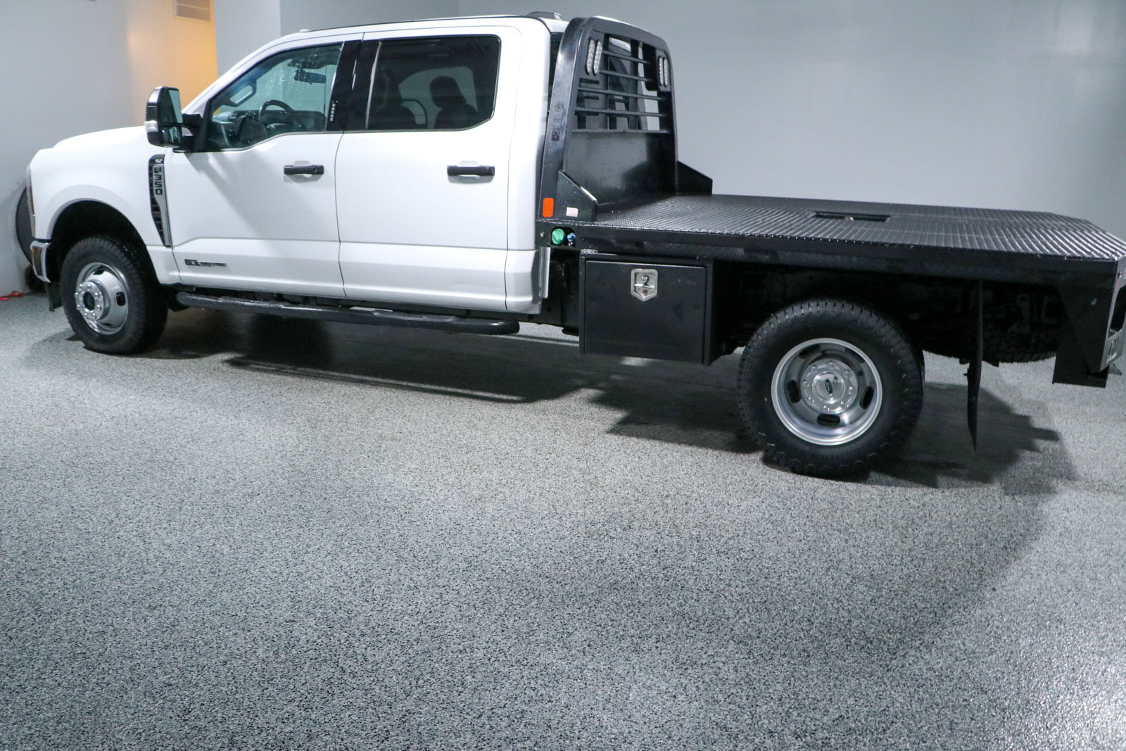 Used 2024 Ford F350 XLT w/ FX4 Off-Road Package AWD/4WD image 10