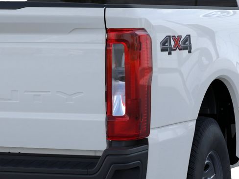 New 2026 Ford F250 XL w/ XL Driver Assist Package AWD/4WD image 21