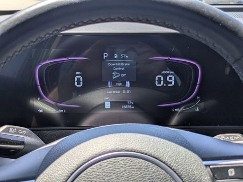 Used 2025 Kia Sportage EX FWD image 18