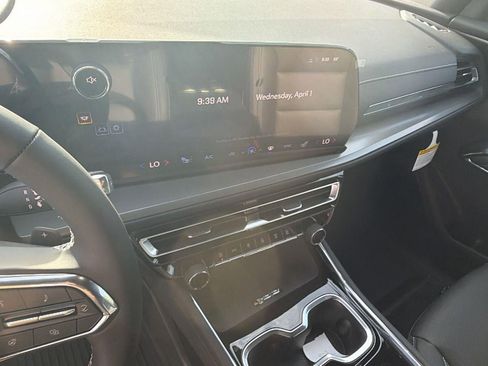 New 2026 Chevrolet Traverse LT w/ Driver Confidence Package FWD image 22