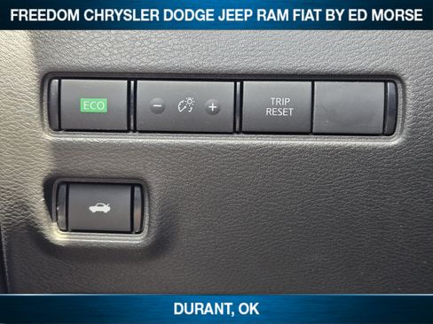 Used 2025 Nissan Sentra SV FWD image 16