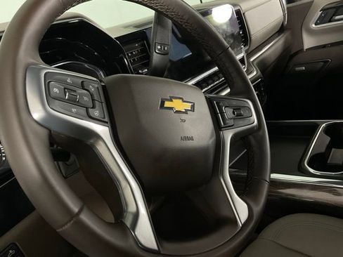 Used 2025 Chevrolet Silverado 2500 LTZ w/ LTZ Convenience Package image 21