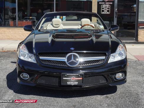 Used 2009 Mercedes-Benz SL 550 w/ Premium I Pkg image 2
