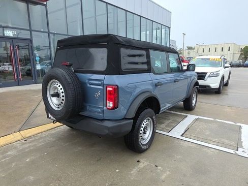 Used 2023 Ford Bronco Base image 5