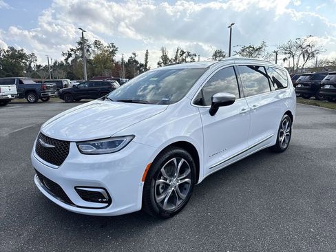 New 2026 Chrysler Pacifica Pinnacle image 7