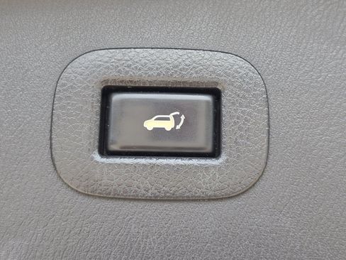 Used 2018 Nissan Armada SV w/ Driver Package RWD image 14