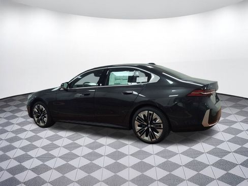 New 2026 BMW 530i xDrive AWD/4WD image 3