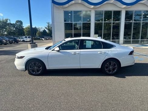 Certified 2023 Honda Accord EX image 5