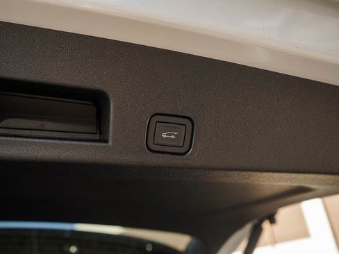 New 2025 GMC Acadia AT4 image 9