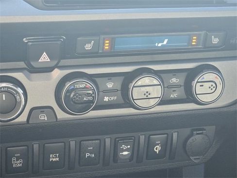 Used 2016 Toyota Tacoma TRD Off-Road image 21