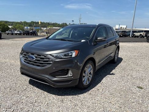Used 2020 Ford Edge Titanium image 3