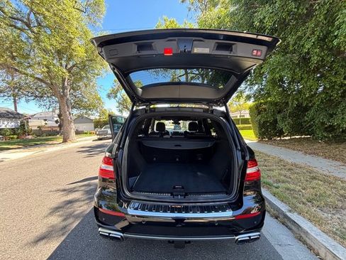 Used 2015 Mercedes-Benz ML 63 AMG 4MATIC w/ AMG Performance Package image 39