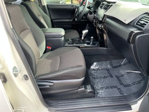 Used 2022 Toyota 4Runner TRD Off-Road image 15