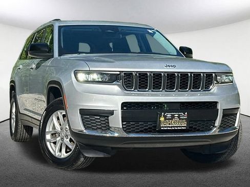 Used 2022 Jeep Grand Cherokee L Laredo w/ Luxury Tech Group I AWD/4WD image 2