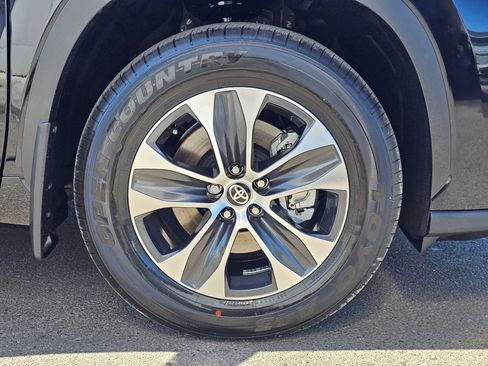 New 2026 Toyota Highlander XLE AWD/4WD image 9