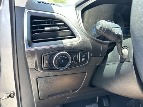 Used 2024 Ford Edge Titanium AWD/4WD image 27