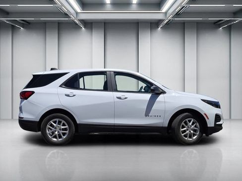 Used 2024 Chevrolet Equinox LS w/ LPO, Floor Liner Package FWD image 3