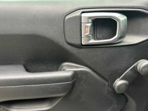 Used 2018 Jeep Wrangler Unlimited Sport image 10