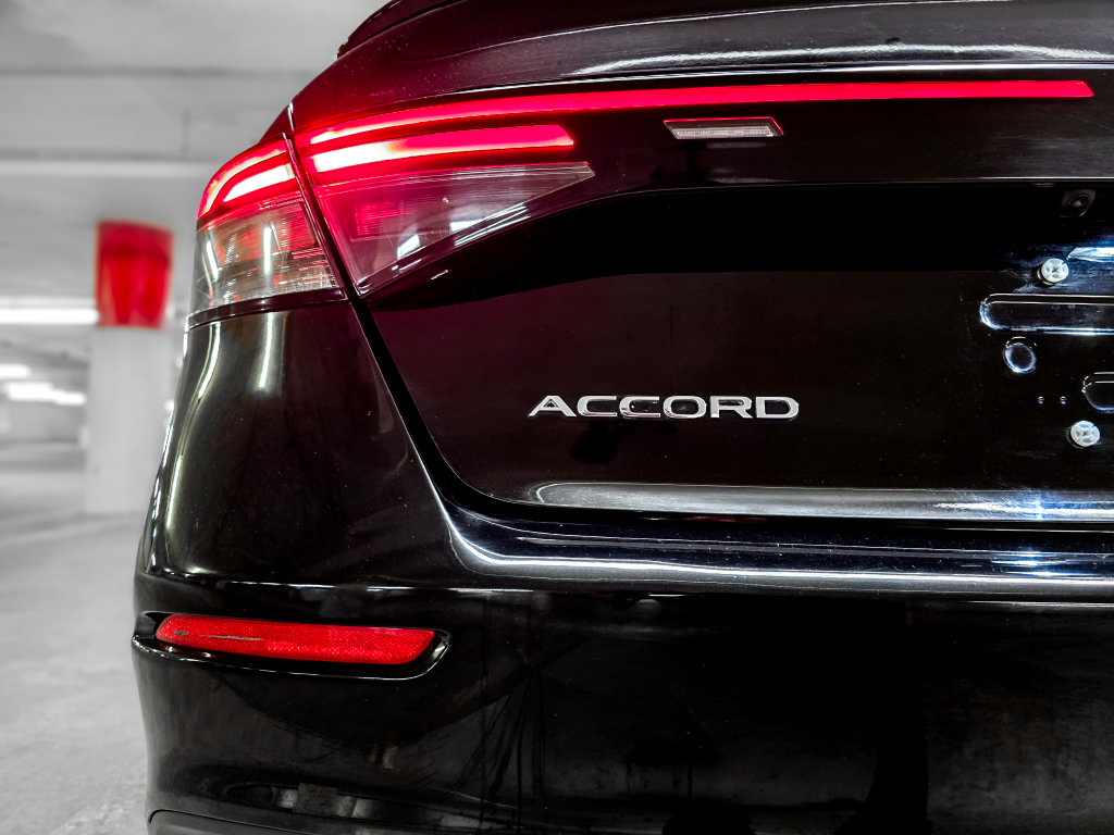 Used 2023 Honda Accord Sport image 9