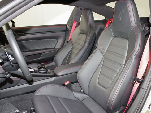 Used 2025 Porsche 911 Carrera 4 GTS image 5