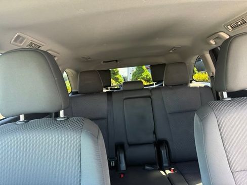 Used 2018 Toyota Highlander LE AWD/4WD image 26