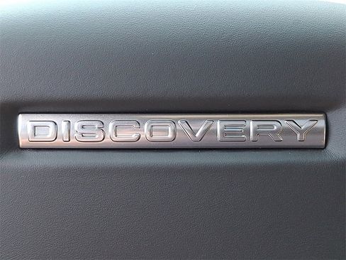 New 2025 Land Rover Discovery Dynamic SE image 24