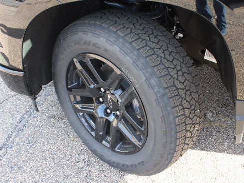 New 2025 Chevrolet Silverado 1500 High Country w/ Midnight Edition image 17