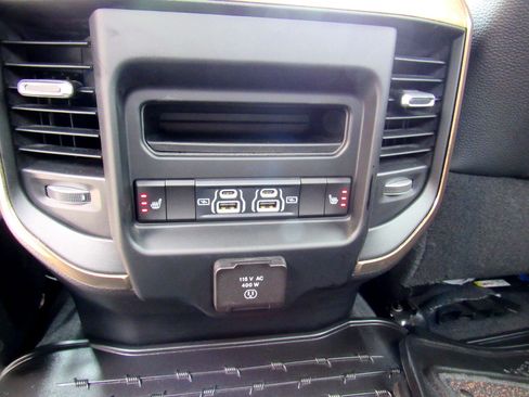 Used 2024 RAM 2500 Limited image 45