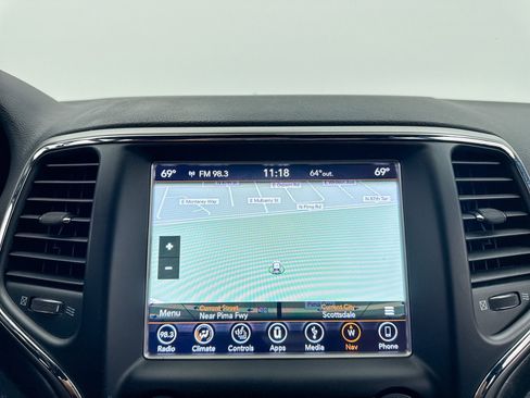 Used 2018 Jeep Grand Cherokee Altitude image 5