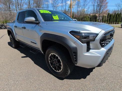 Certified 2024 Toyota Tacoma TRD Off-Road w/ TRD Off Road Upgrade Package AWD/4WD image 9