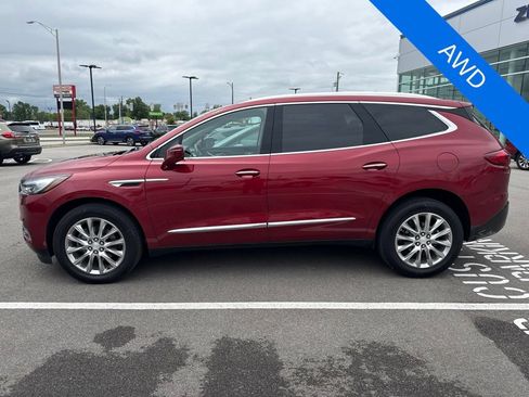 Used 2018 Buick Enclave Essence w/ Trailering Package AWD/4WD image 4