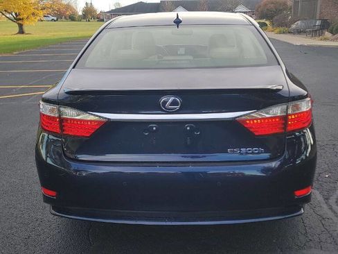 Used 2013 Lexus ES 300h image 4