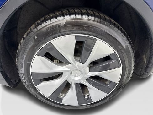 Used 2023 Tesla Model Y Long Range AWD/4WD image 76