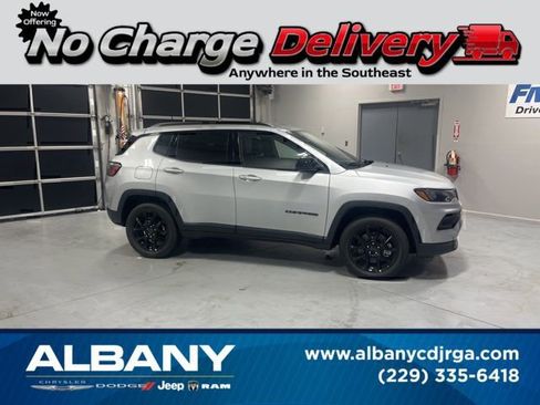 New 2026 Jeep Compass Latitude AWD/4WD image 1