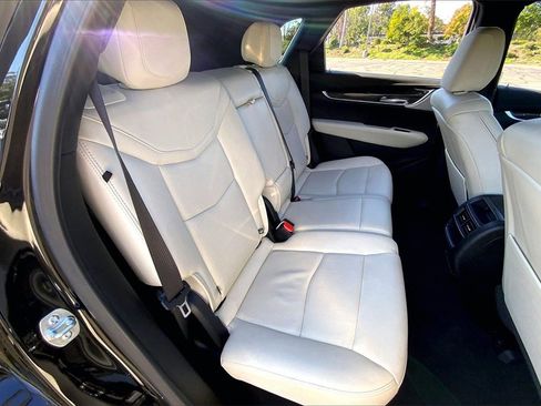 Used 2025 Cadillac XT5 Sportv image 19