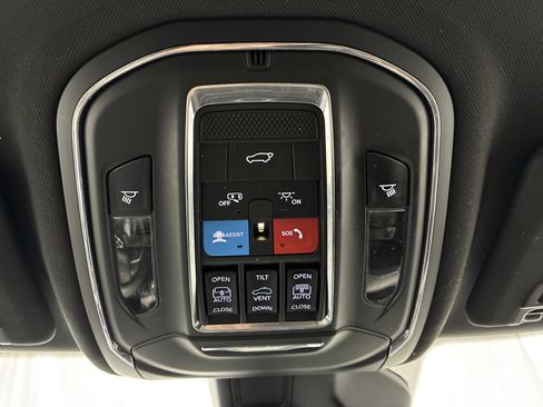 Certified 2024 Jeep Grand Cherokee L Limited w/ Luxury Tech Group II AWD/4WD image 21