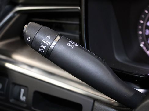 Used 2017 Cadillac XT5 Luxury image 37