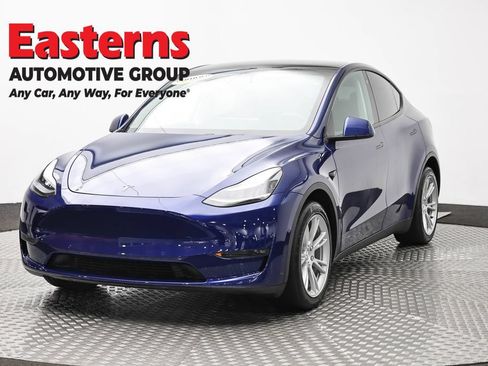 Used 2021 Tesla Model Y Long Range AWD/4WD image 1