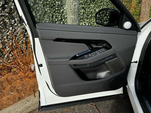 New 2026 Land Rover Range Rover Evoque Dynamic SE image 8