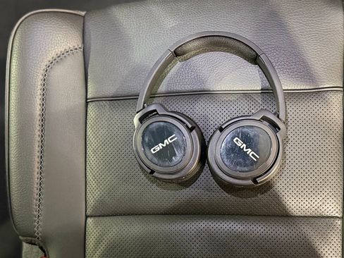 Used 2022 GMC Yukon Denali w/ Denali Ultimate Package image 83