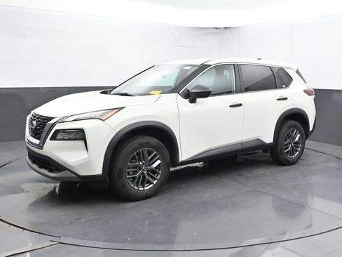 Used 2023 Nissan Rogue S AWD/4WD image 8