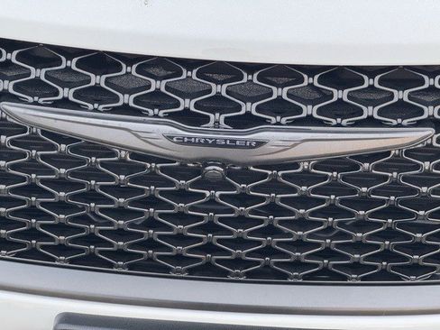 New 2026 Chrysler Pacifica Select image 40