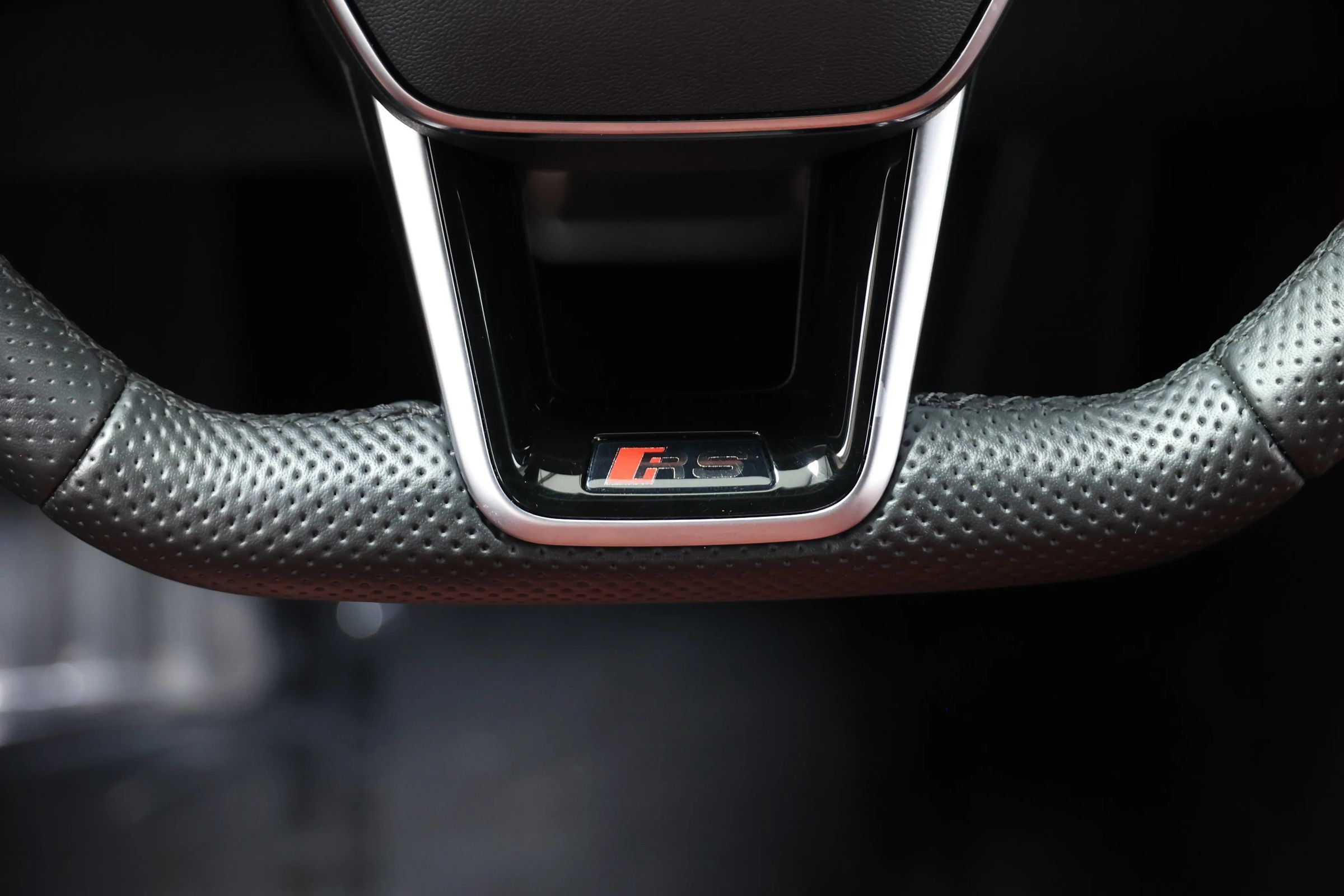 Used 2023 Audi RS e-tron GT w/ Carbon Performance Package AWD/4WD image 27